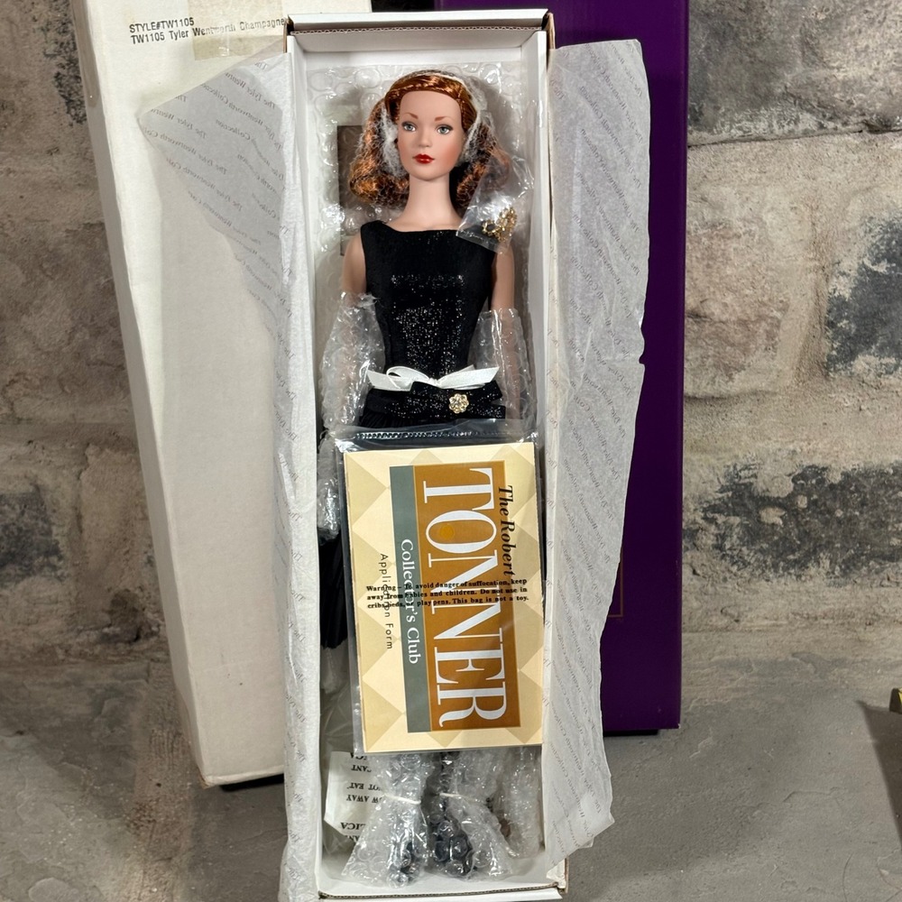 Robert Tonner Tyler Wentworth Champagne and‎ Caviar Doll TW1105 Black Sparkle